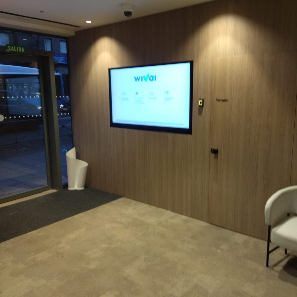 CaixaBank · Av. de Albufera · Fotografía 3