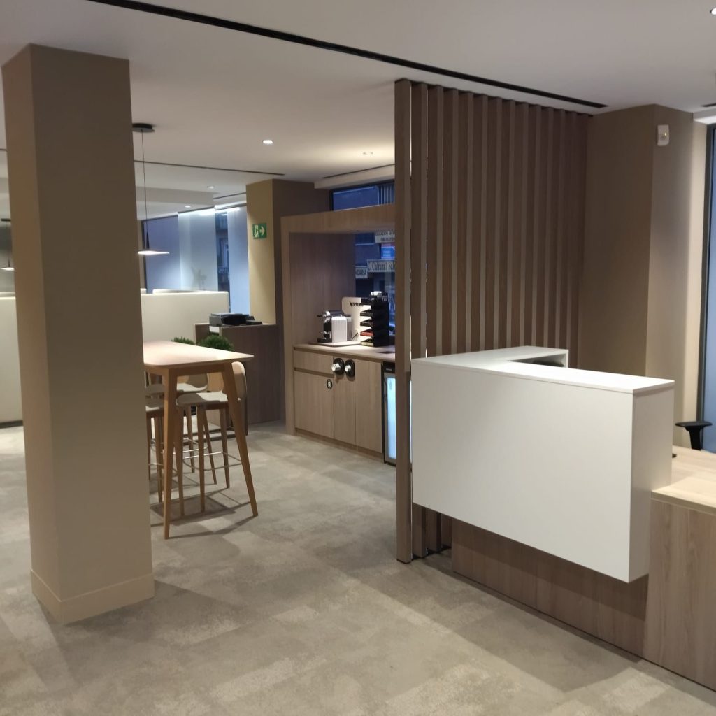 CaixaBank · Av. de Albufera · Fotografía 8